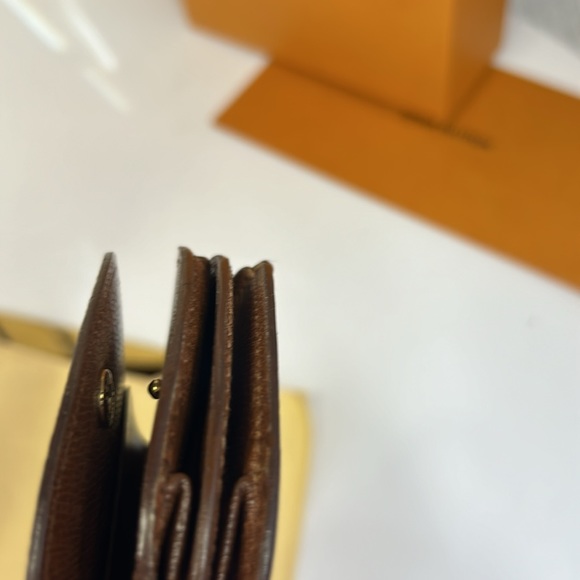 Louis Vuitton Monogram Round Coin Pouch - Picture 7 of 13